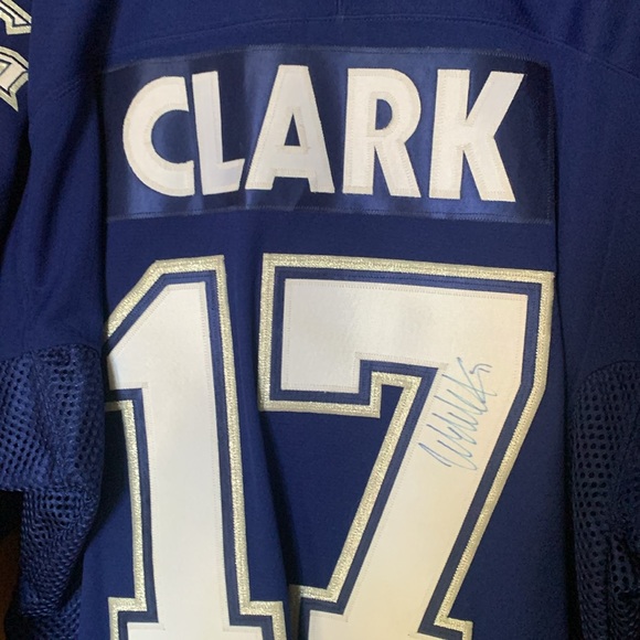 Genuine maple leafs jersey with Wendel Clark signature. Maple Leaf fan - Picture 4 of 4